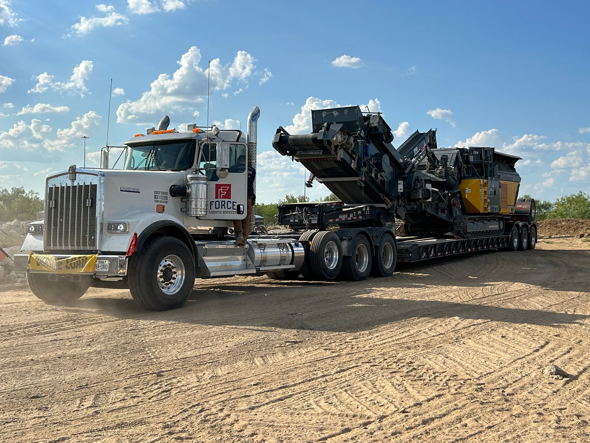Hauling crushing plant